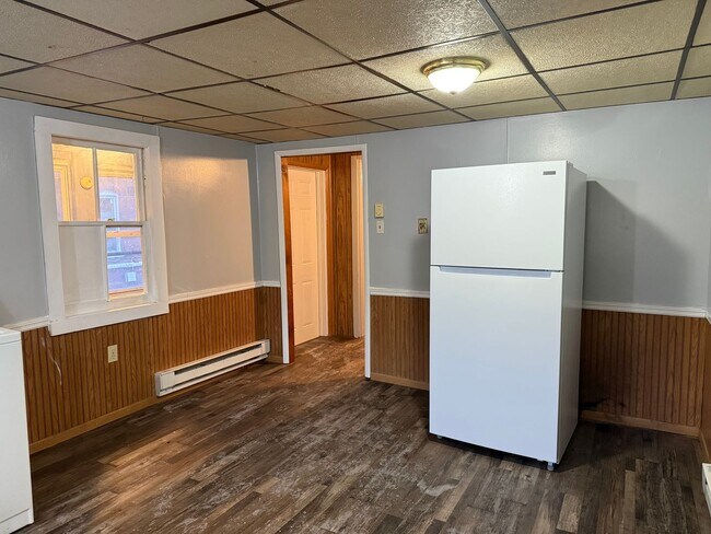 Building Photo - 201 W Market St