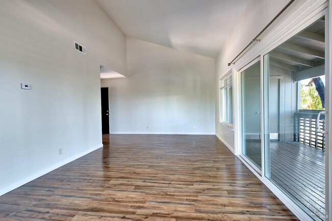 Building Photo - 355 Parkview Terrace