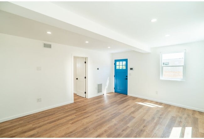 Building Photo - 3412 Bellevue Ave