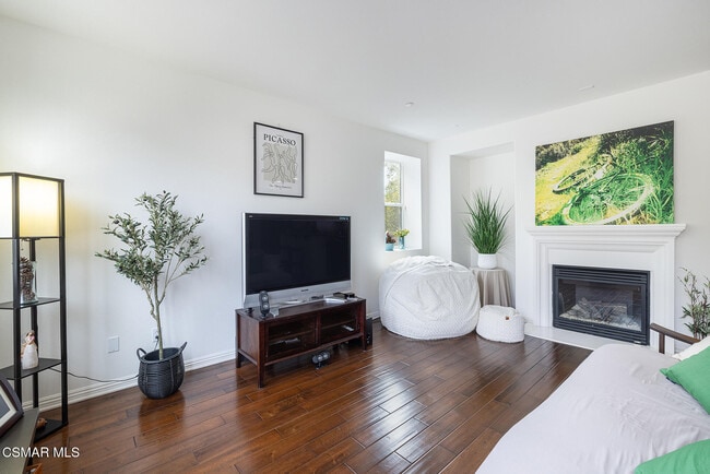 Building Photo - 1513 Silver Shadow Dr