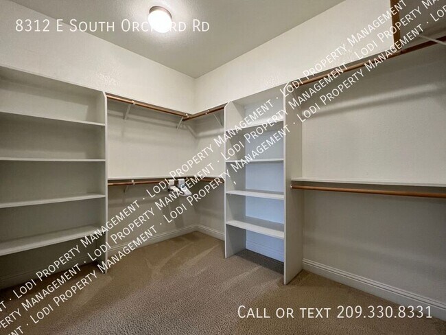 Building Photo - 8312 E Orchard Rd