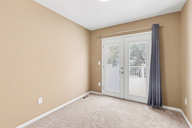 Building Photo - 2669 S Deframe Cir