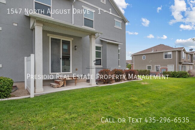 Building Photo - 1547 N August Dr