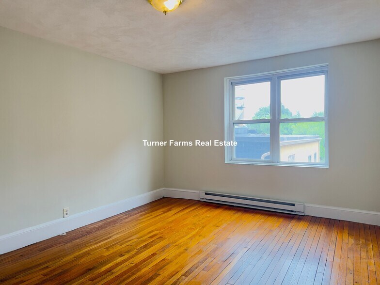 Building Photo - 402A Highland Ave