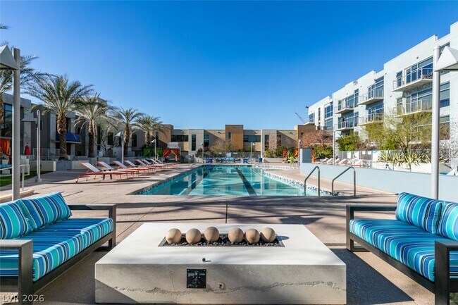 Building Photo - 353 E Bonneville Ave