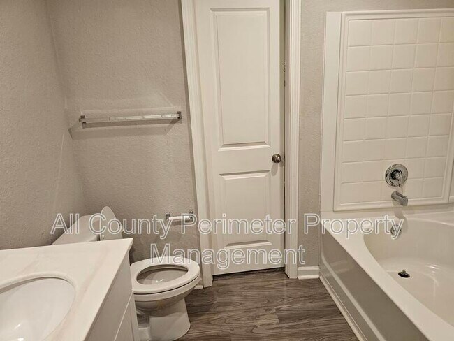 Building Photo - 303 Augusta Woods Dr