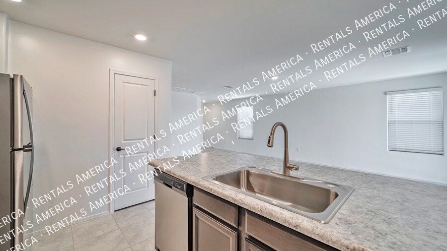 Building Photo - 8803 E Stone Meadow Cir