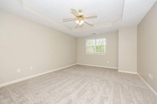 Building Photo - 607 Doral Pointe