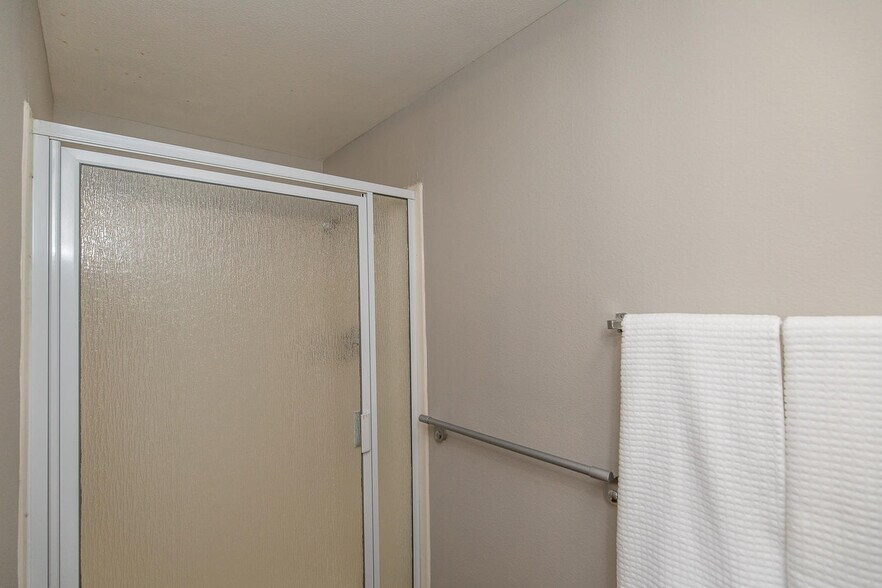 Building Photo - 3709 Summershore Ln