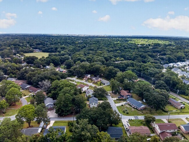 Building Photo - 1411 Westway Dr