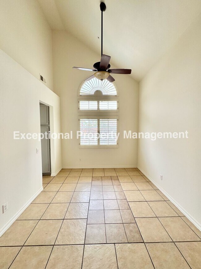 Building Photo - Ready to move in 4 bedroom 3 bath home with a pool