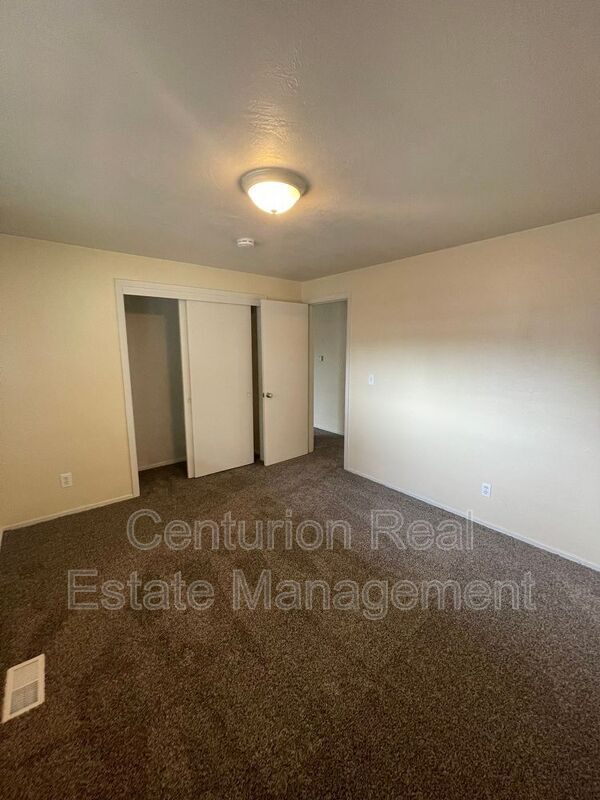 Building Photo - 4356 10th Ct SE