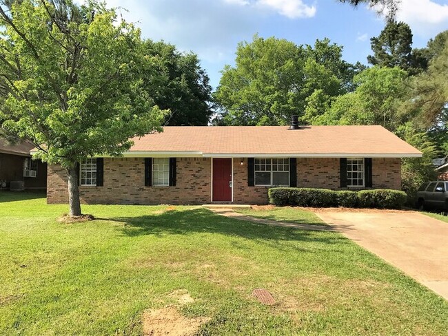 Primary Photo - Classic Brick Home in Jackson, MS