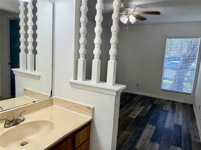 Building Photo - 1500 Bay Area Blvd