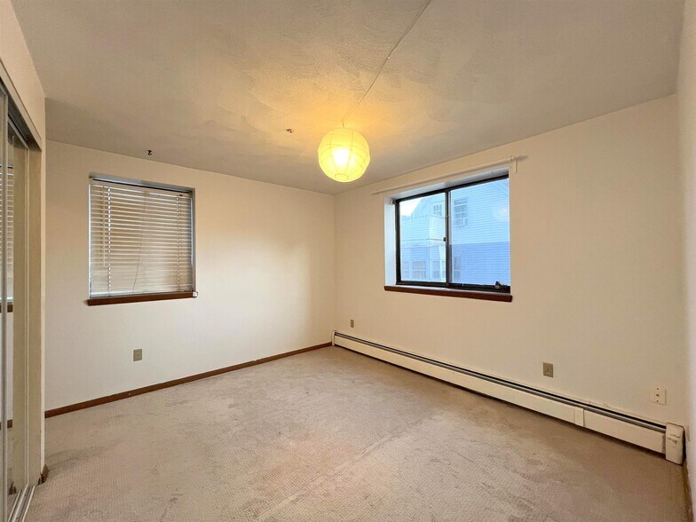 Building Photo - 25 Linden Ave