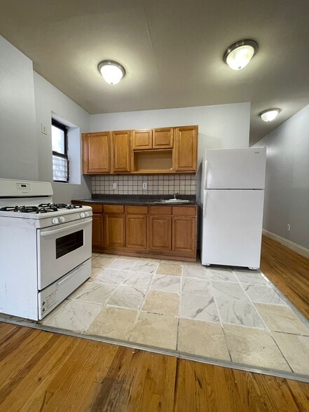 205 Union St 16 - 204 Union St