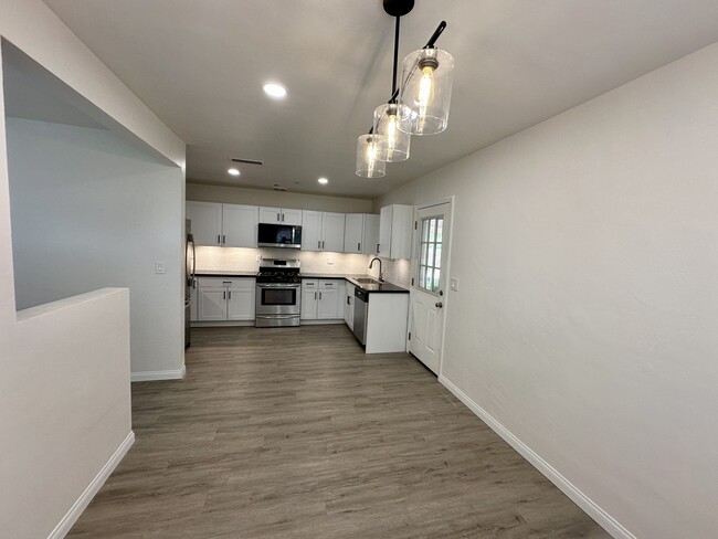 Building Photo - 13239 Idyl Dr
