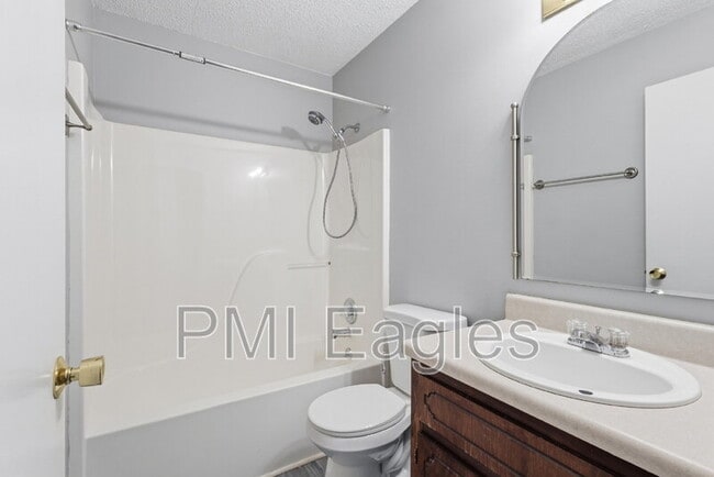 Building Photo - 112 Waterford Dr