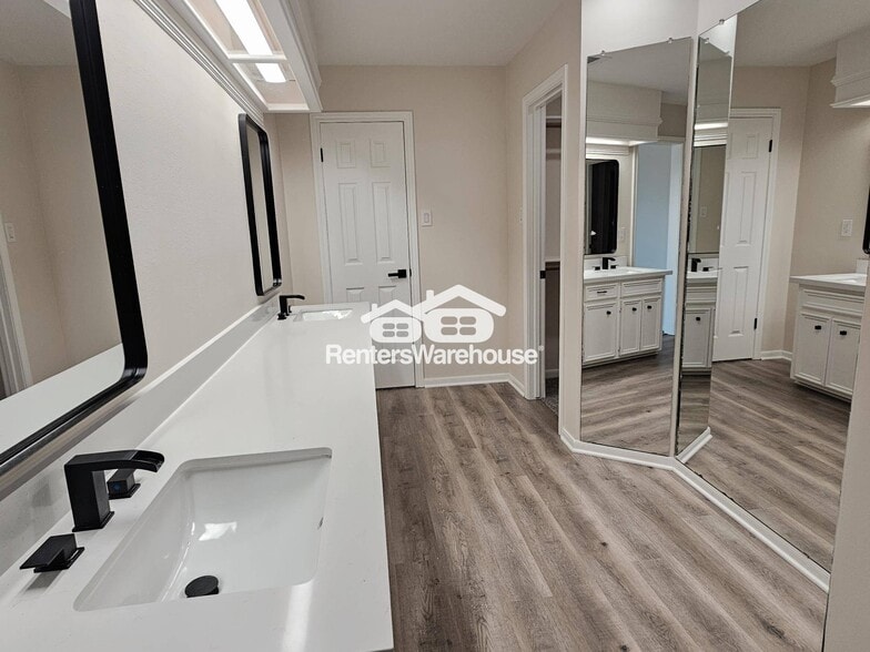 Building Photo - 16627 Aldenham Pl