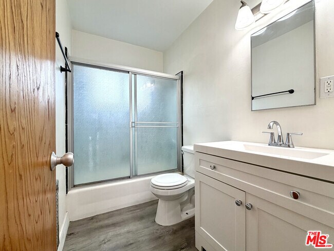 Building Photo - 1346 Cochran Ave