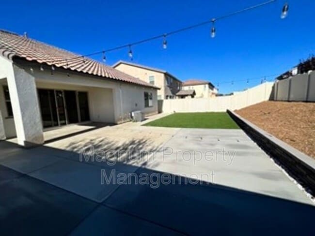 Building Photo - 30960 Falling Star Pl