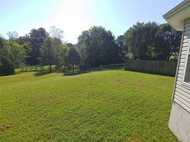 Building Photo - 2112 Ford St