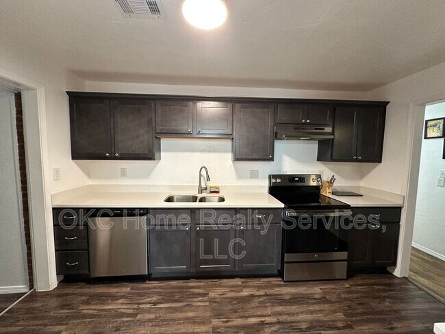 Building Photo - 2537 NW 35th St