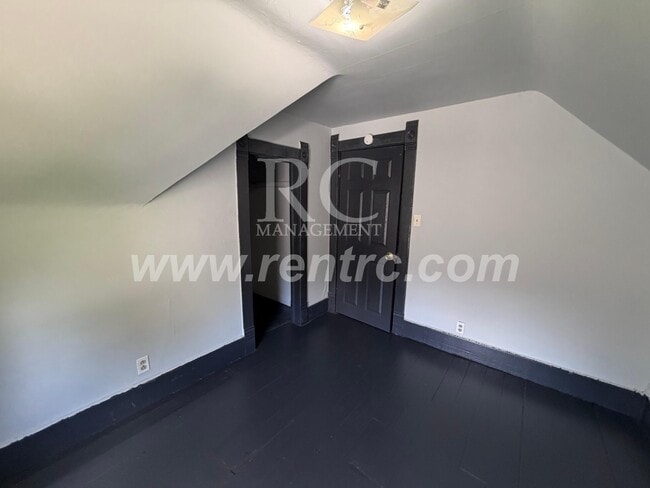 Building Photo - 314 Porter-
