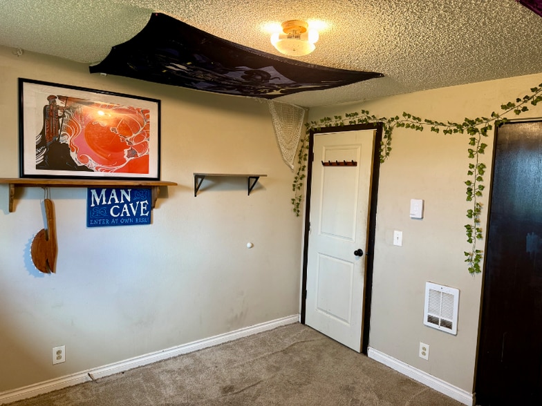 Building Photo - 3360 Brown Rd NE