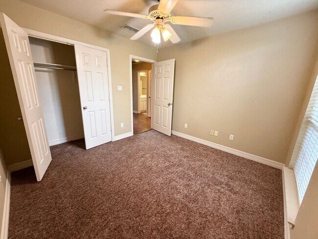 Building Photo - 8340 Stonebridge Way