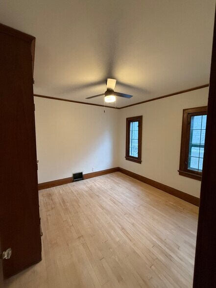 Building Photo - 332 E Schiller St