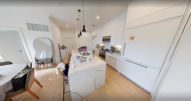 Building Photo - 11 Lothrop St