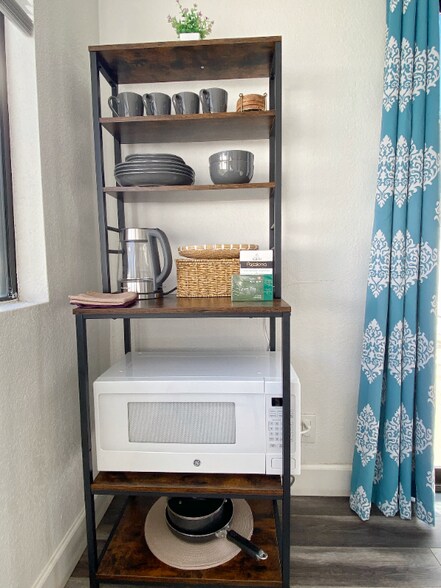 Building Photo - 416 N Lee Ave