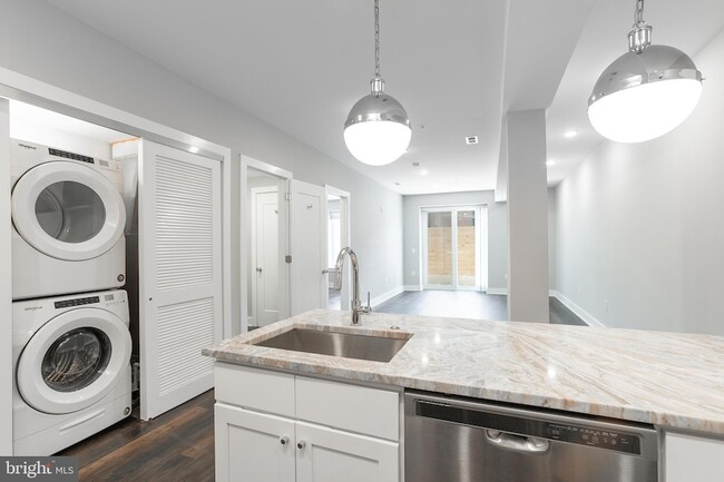 Building Photo - 45 W Haines St