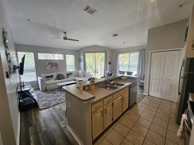 Building Photo - 8904 Legacy Ct