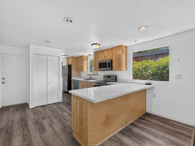 Building Photo - 5025 S 167th St