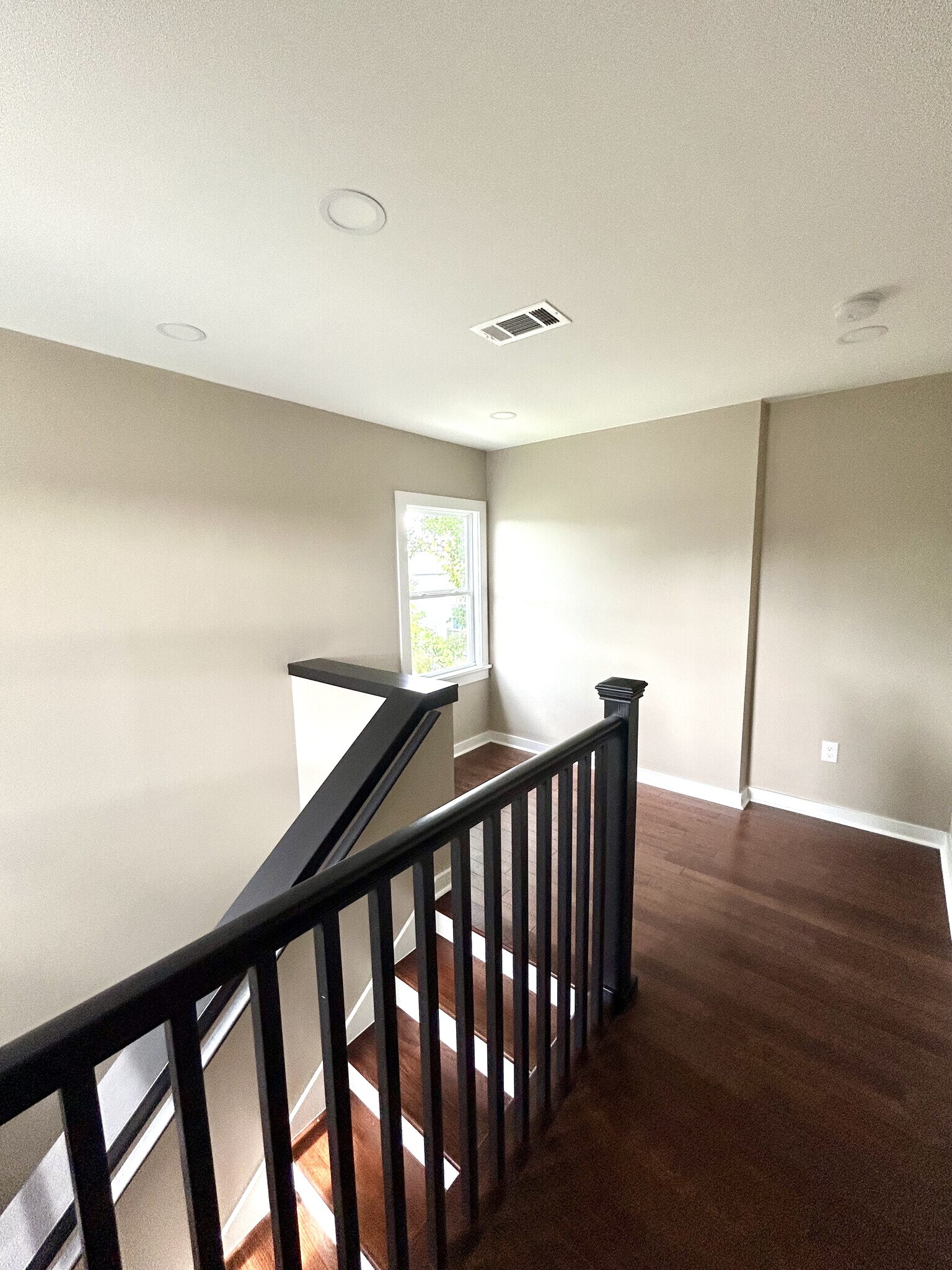 Building Photo - 3047 Maurepas St