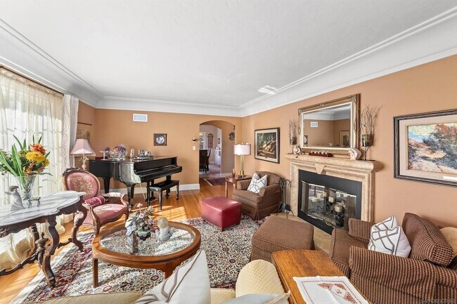 Building Photo - 625 4th St