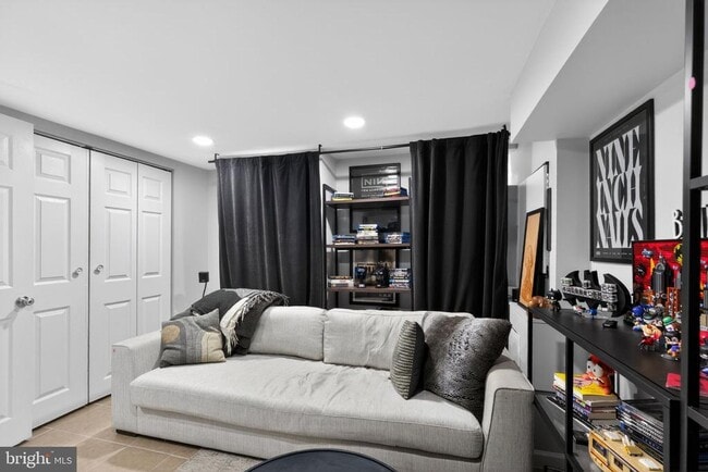 Building Photo - 1616 Webster St