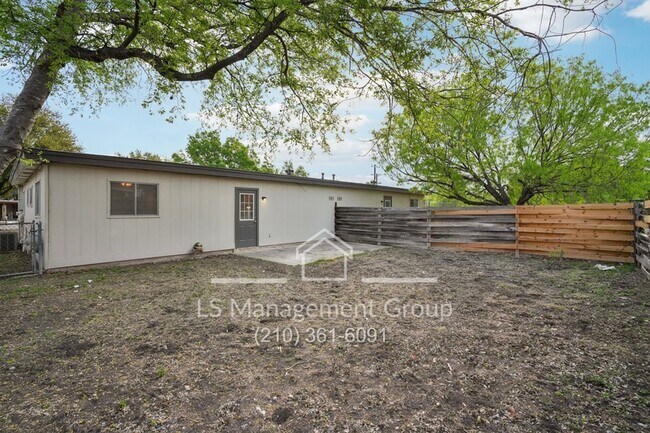 Building Photo - 6604 Cherryleaf St