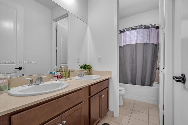 Building Photo - 3332 W 95th Terrace