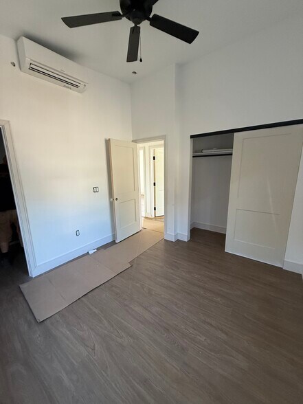 Building Photo - 227 Hillside Ter