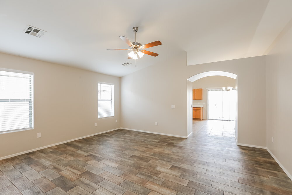 Building Photo - 1114 E Fraktur Rd