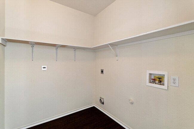 Building Photo - 12856 Gillon Dr