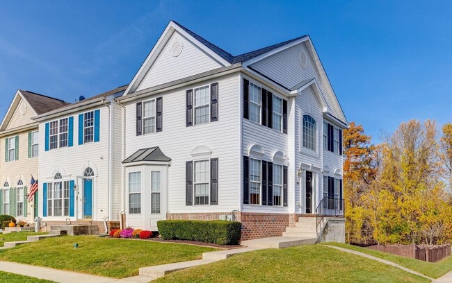 Building Photo - Charming Abingdon Townhome with Modern Upg...