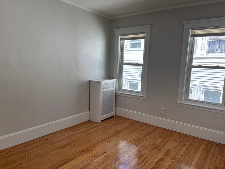 Building Photo - 32 Matchett St