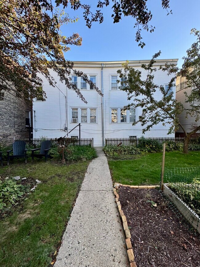 Building Photo - 2602 W Winona St