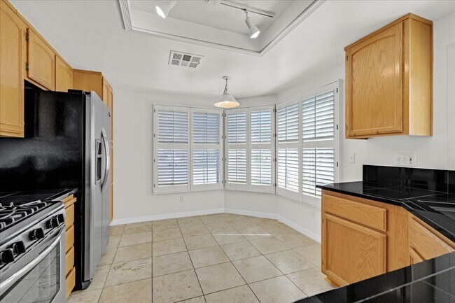 Building Photo - 313 Montcliff Ave