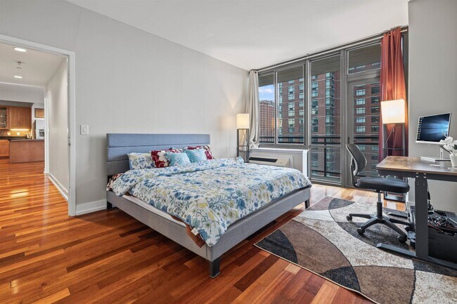 Building Photo - 389 WASHINGTON St