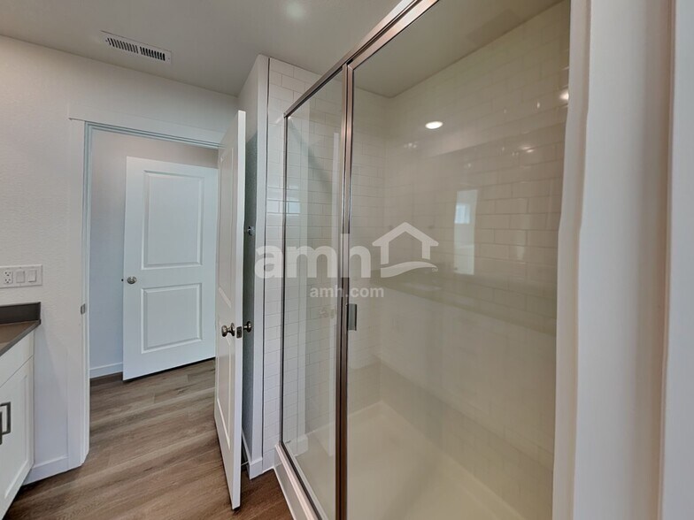 Building Photo - 350 N Addison Way